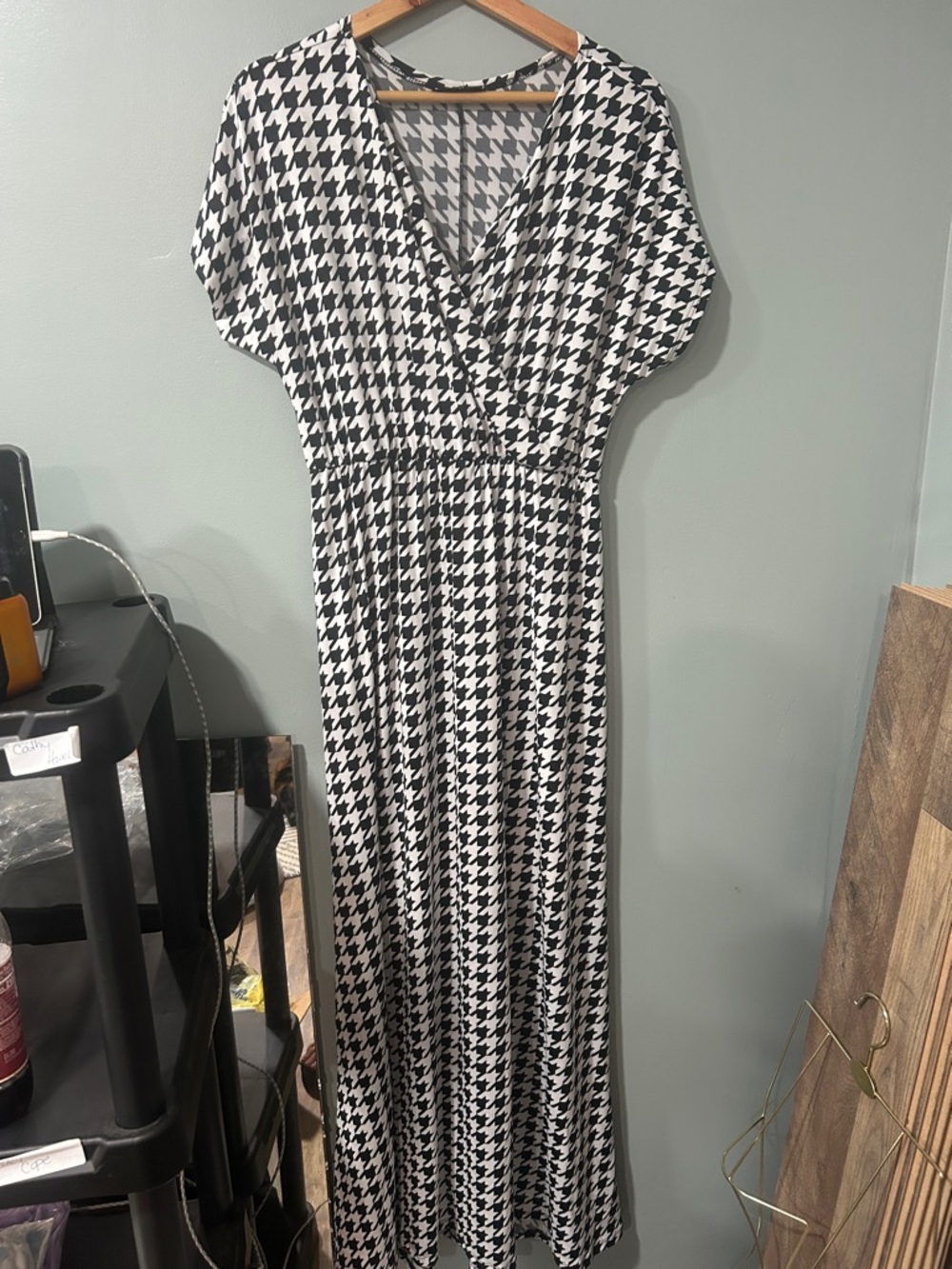 Black & White Houndstooth Maxi Dress with V-Neck